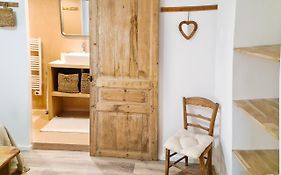 Le Petit Cocon De Chateau Chalon