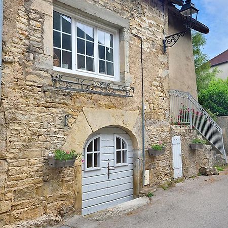 Le Petit Cocon De Chateau Chalon Extérieur photo